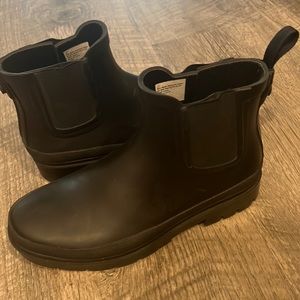 Mini black rain booties